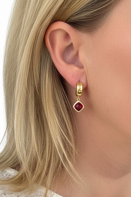 Pinky Red Rhombus Jewel on Huggies Gold