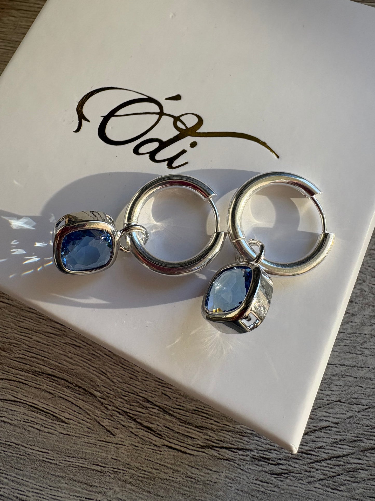 Glass Cushion Hoops Silver/Sapphire