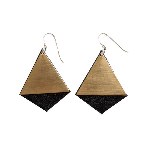 Diamond Amour earrings in black leather with brass finish