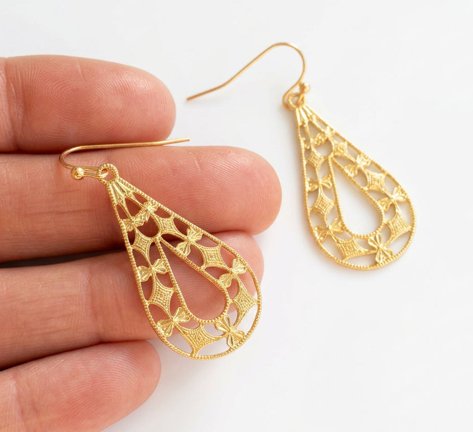 Vintage Gold Tear Earrings