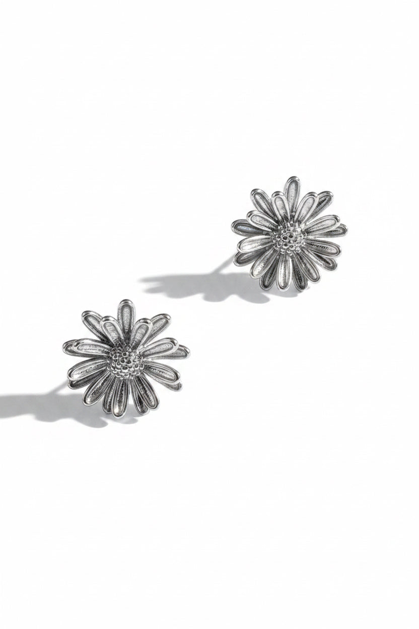 Daisy Stud Earrings Silver