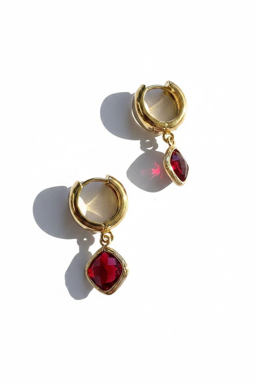 Lipstick Vintage Red Rhombus Jewel on Huggies Gold