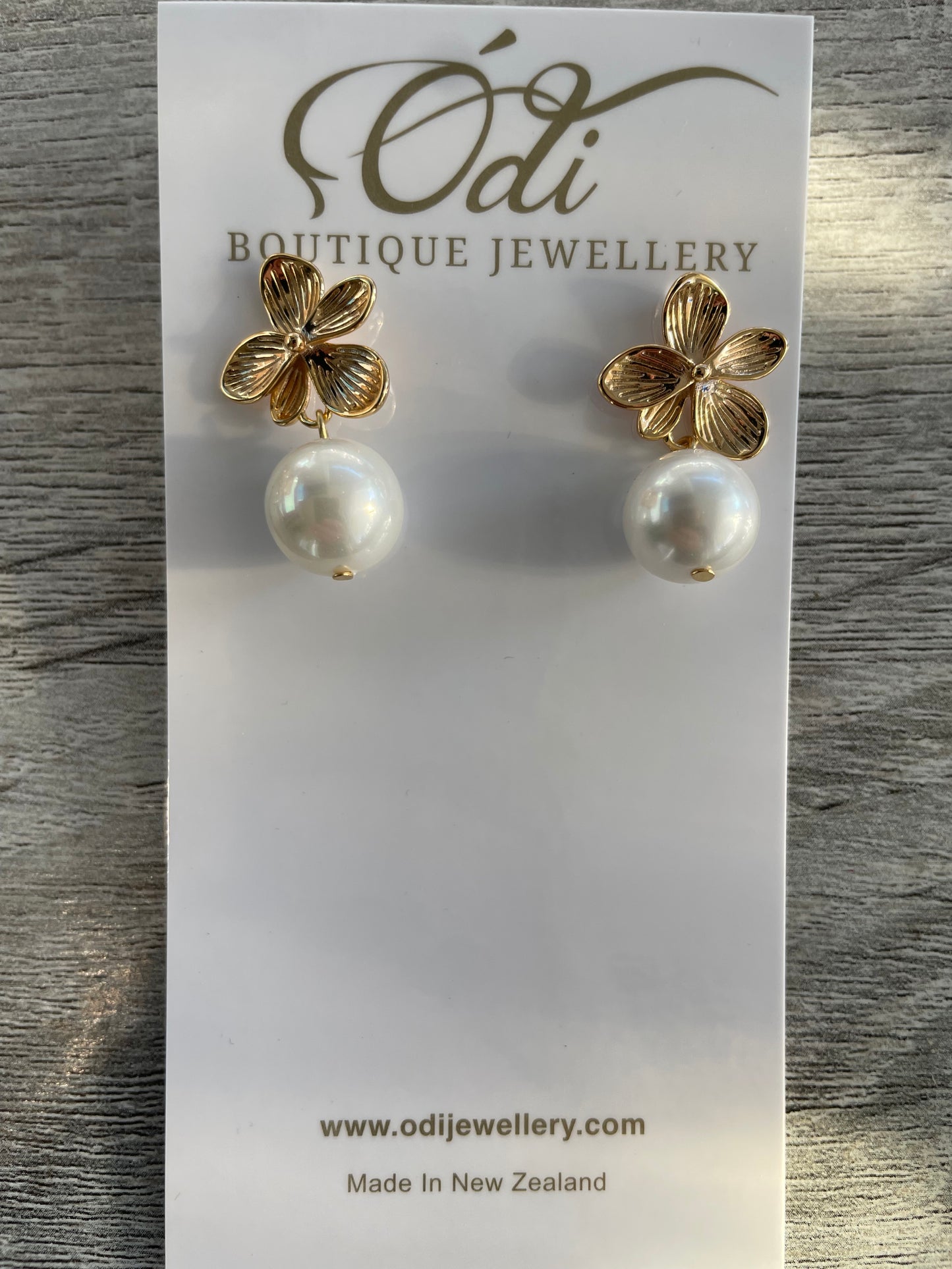 Odi Boutique Jewellery-Flower Pearls-Gold