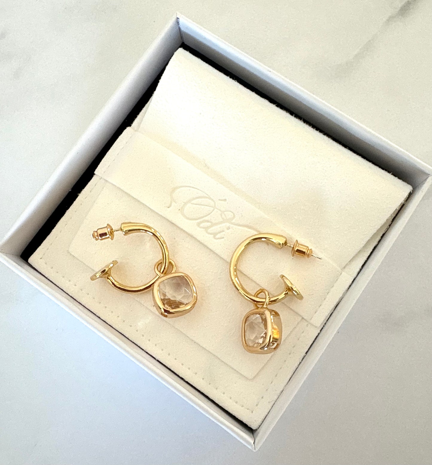 Cushion open style Hoops