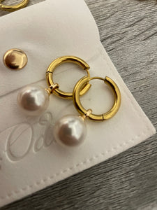 Pearl Rounds on Hoops- Your choice of colour