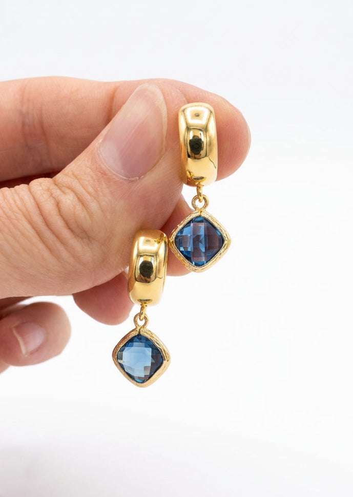 Capri Blue Rhombus Jewel on Huggies Gold