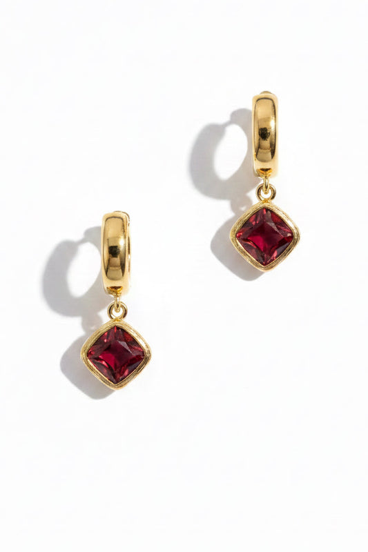 Pinky Red Rhombus Jewel on Huggies Gold