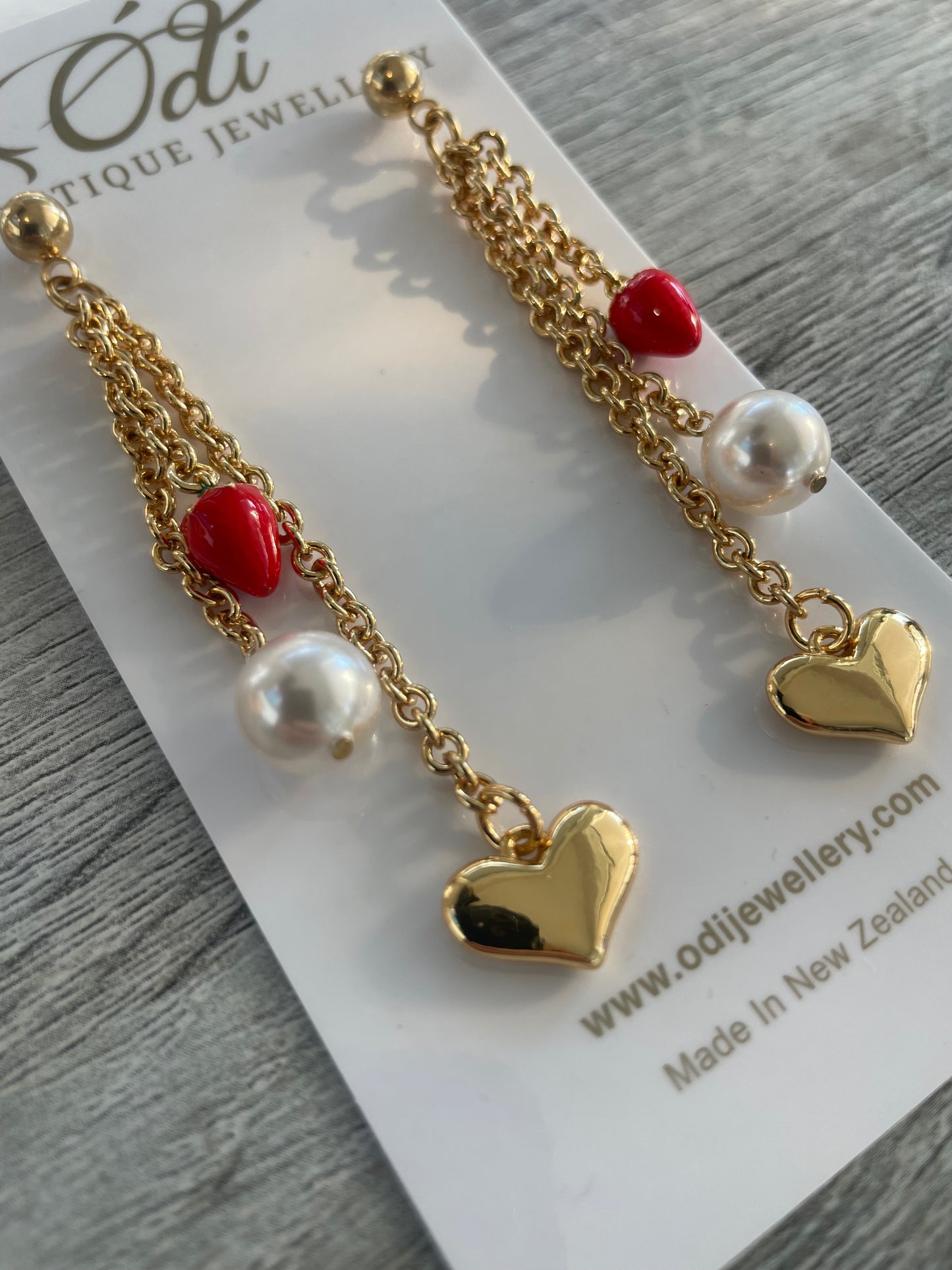 I love Strawberries Earrings- Gold