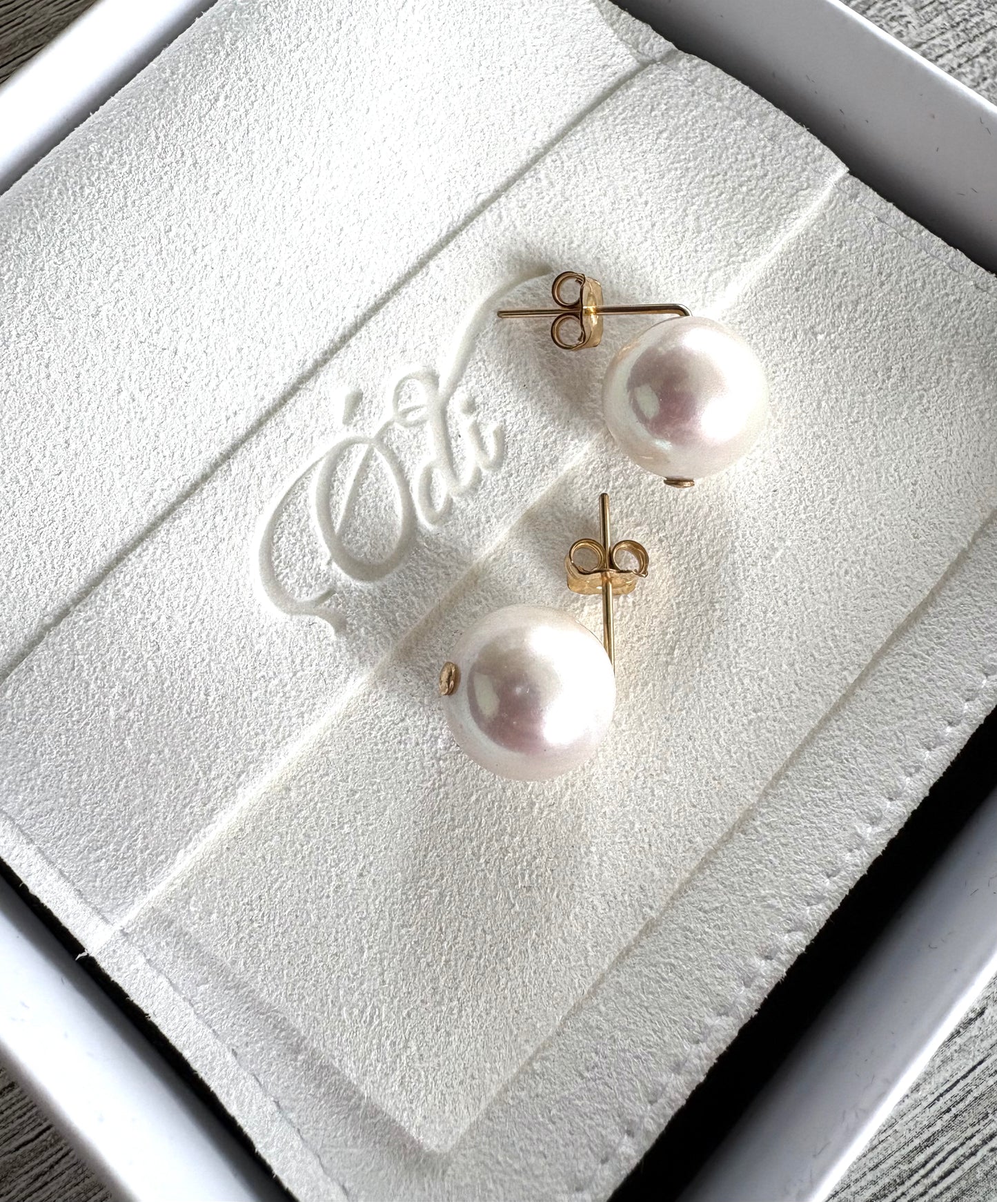 Lush Fresh Water Pearl drop studs small